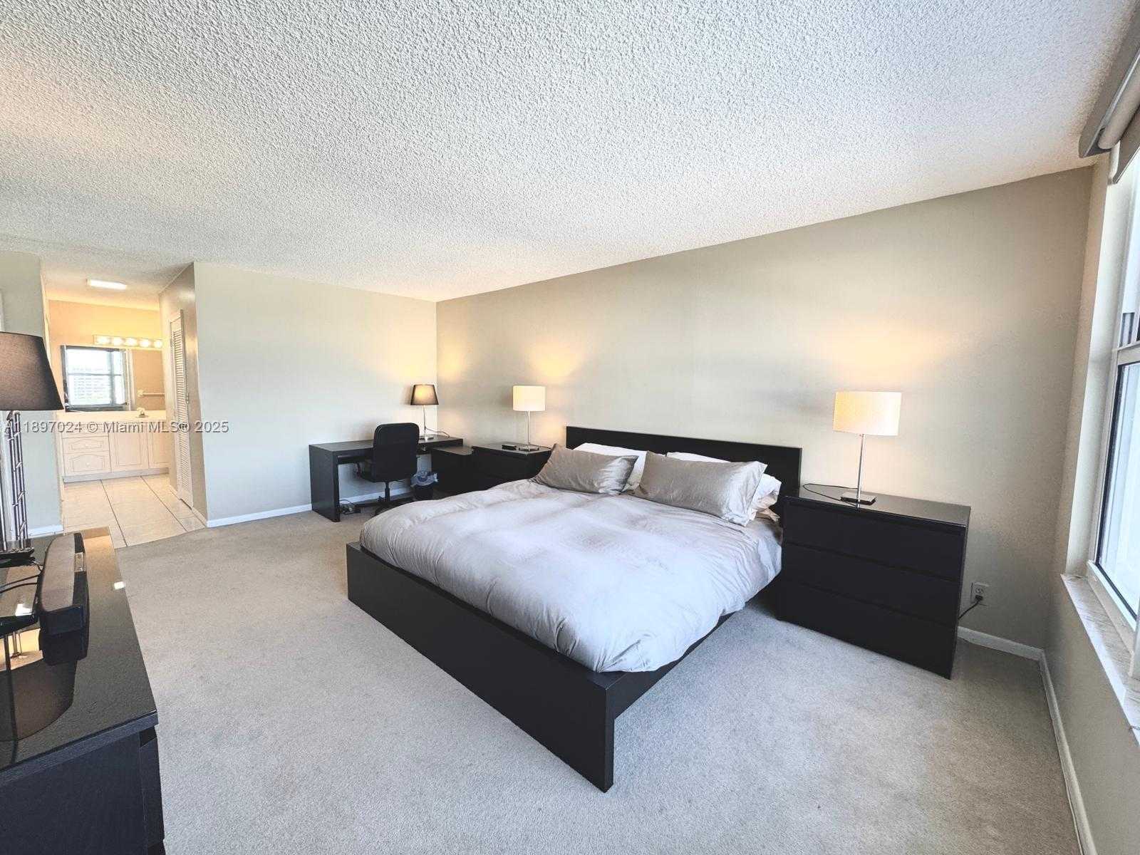 Imagen de Pequeño Objeto