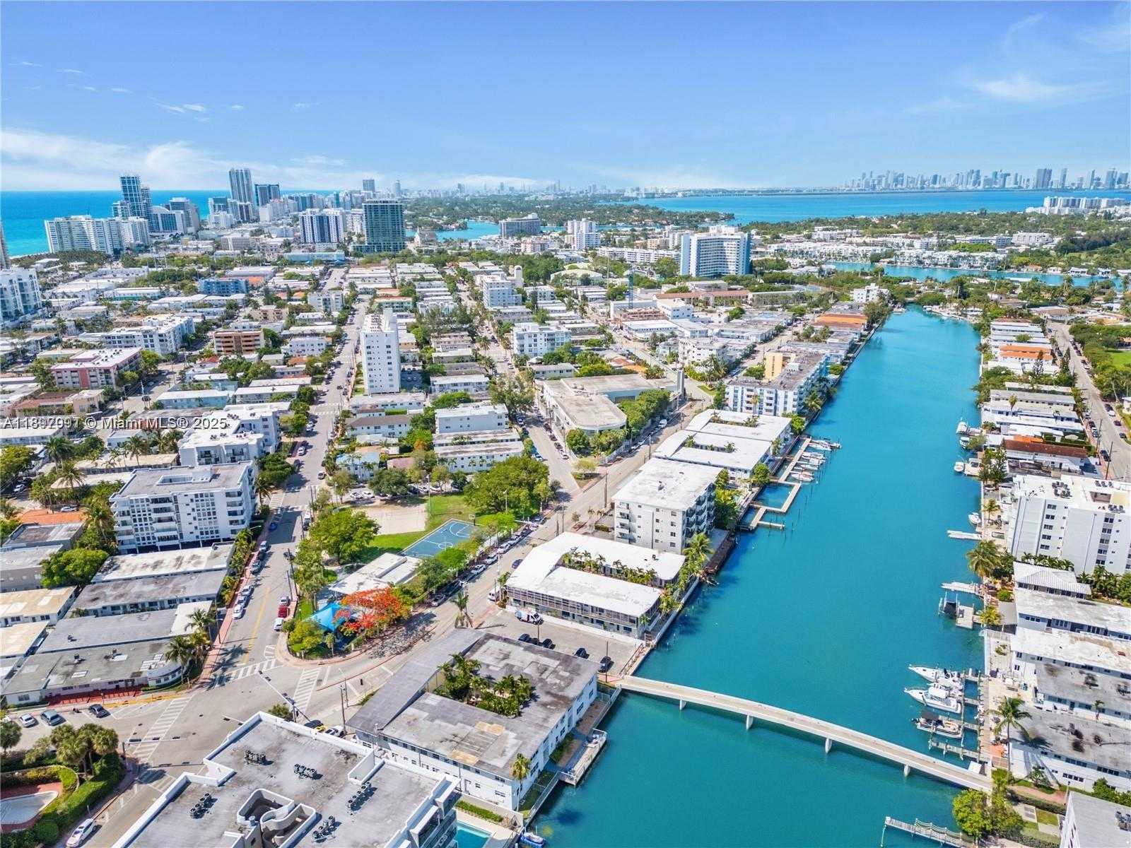 Small Image of 8040 TATUM WATERWAY DR #3, Miami Beach Number 16