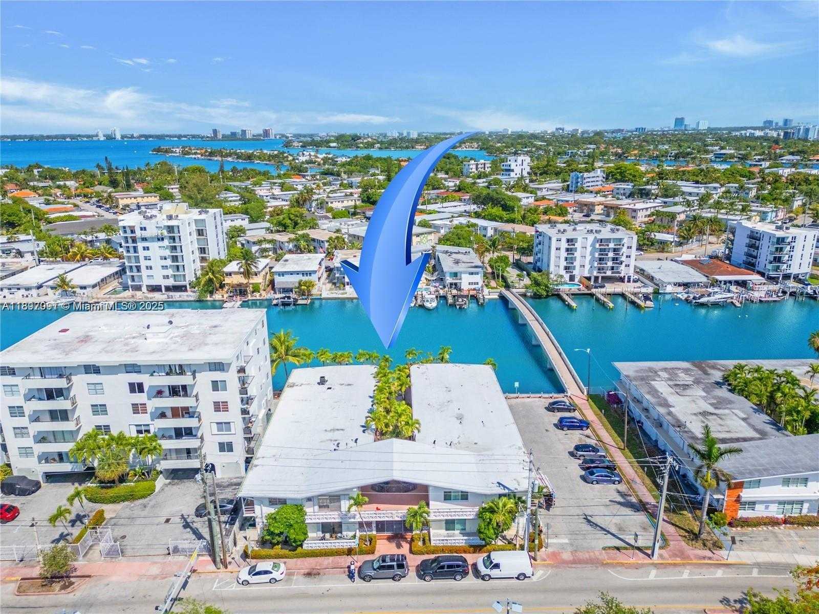 Small Image of 8040 TATUM WATERWAY DR #3, Miami Beach Number 2