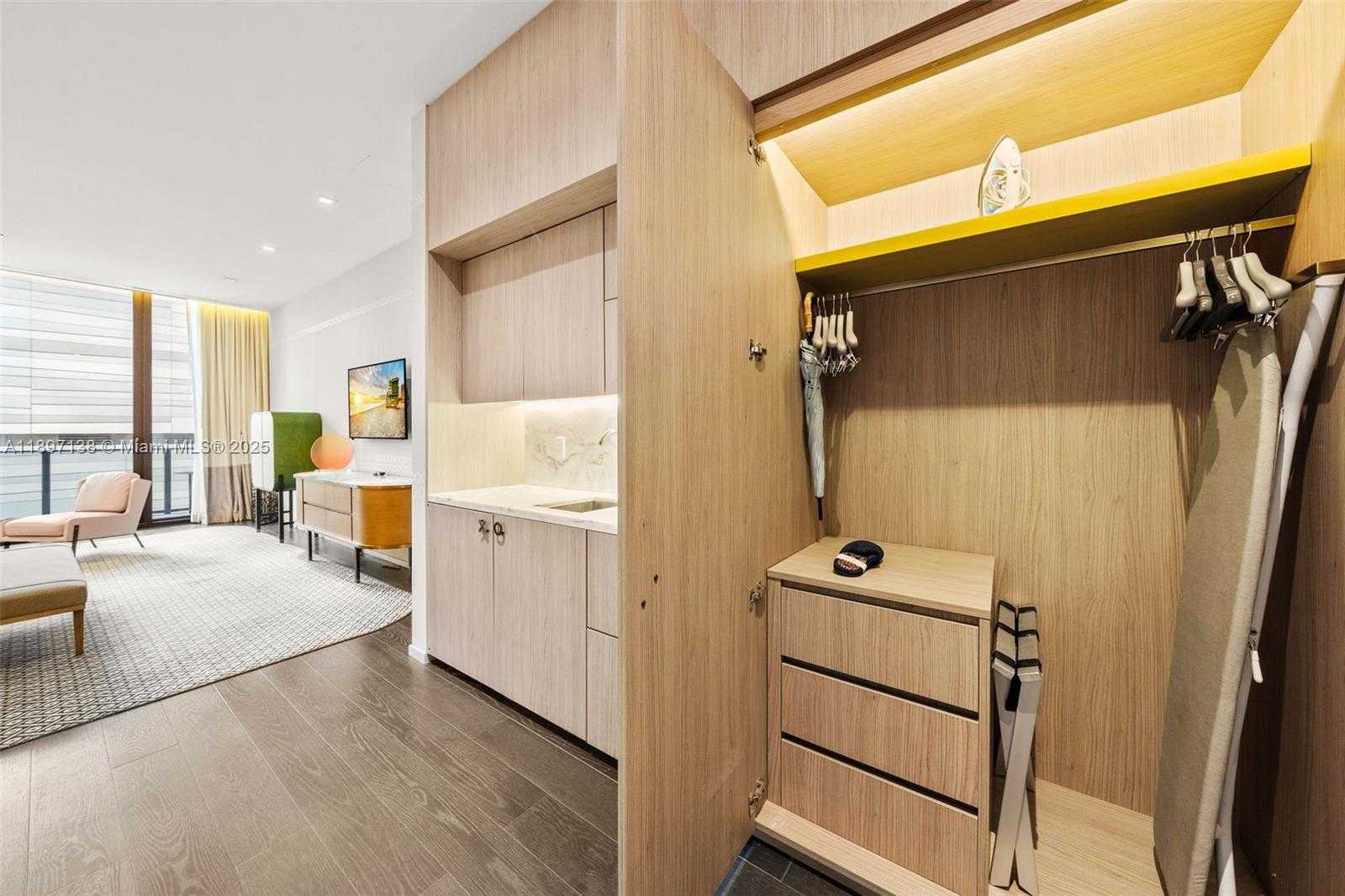 Small Image of 801 SOUTH MIAMI AVE #402, Miami Number 13