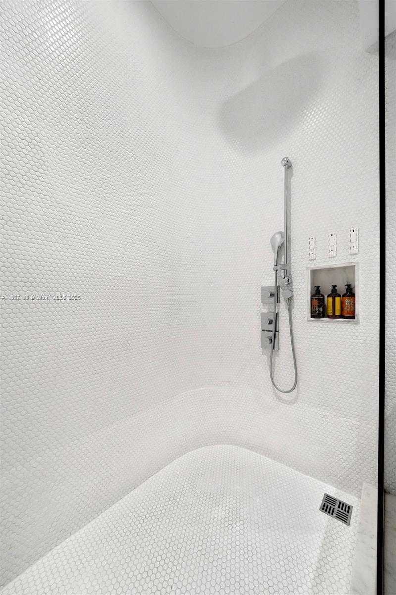 Small Image of 801 SOUTH MIAMI AVE #402, Miami Number 16