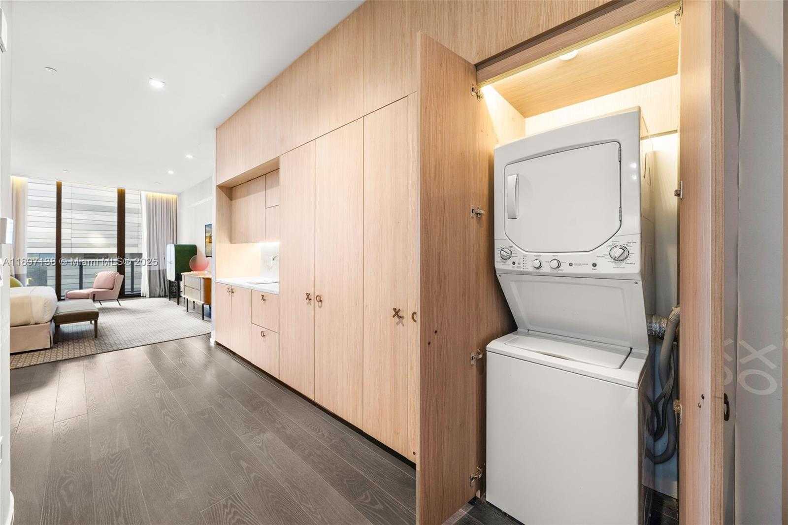 Small Image of 801 SOUTH MIAMI AVE #402, Miami Number 17