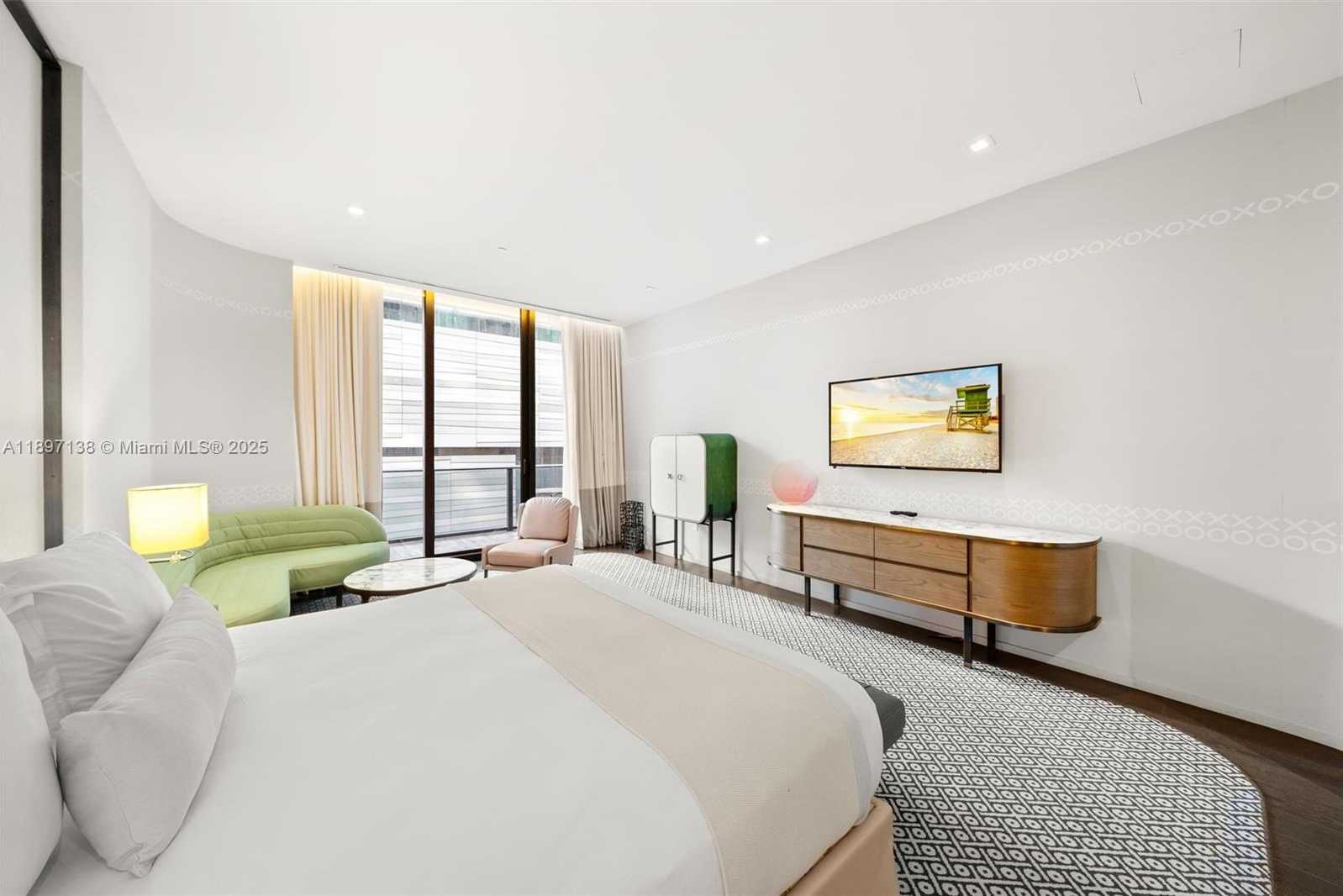 Small Image of 801 SOUTH MIAMI AVE #402, Miami Number 3