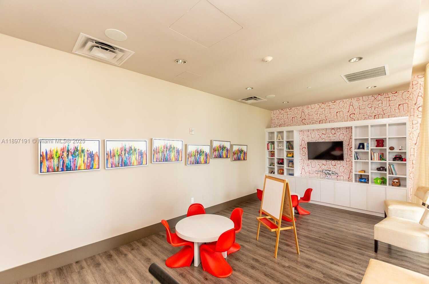 Small Image of 5300 PASEO BLVD #1905, Doral Number 10