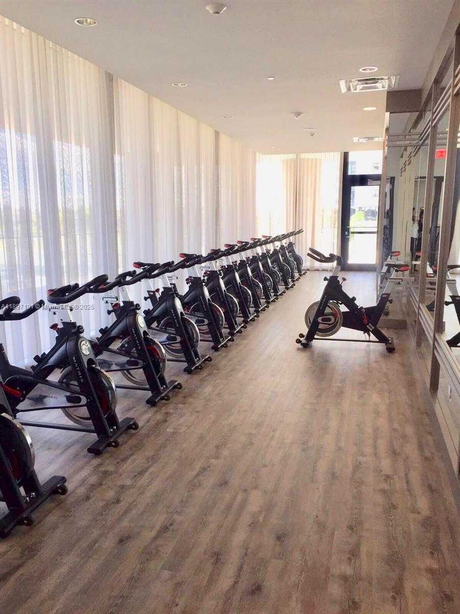 Small Image of 5300 PASEO BLVD #1905, Doral Number 13