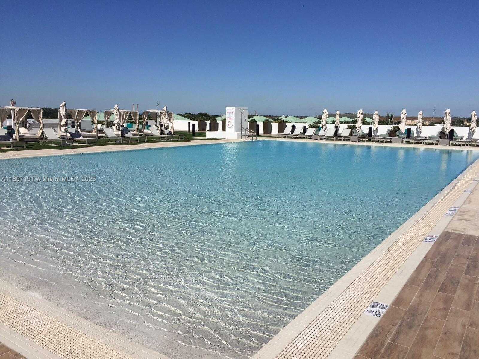 Small Image of 5300 PASEO BLVD #1905, Doral Number 3