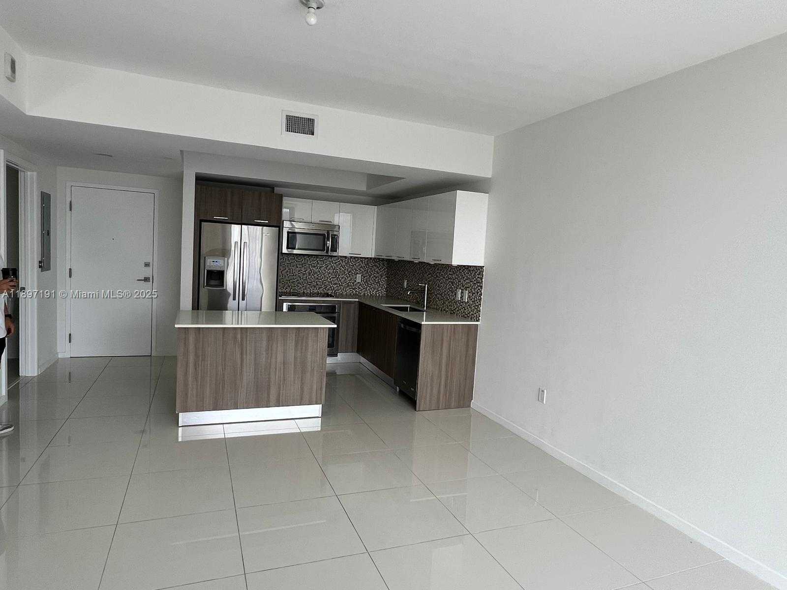 Small Image of 5300 PASEO BLVD #1905, Doral Number 4
