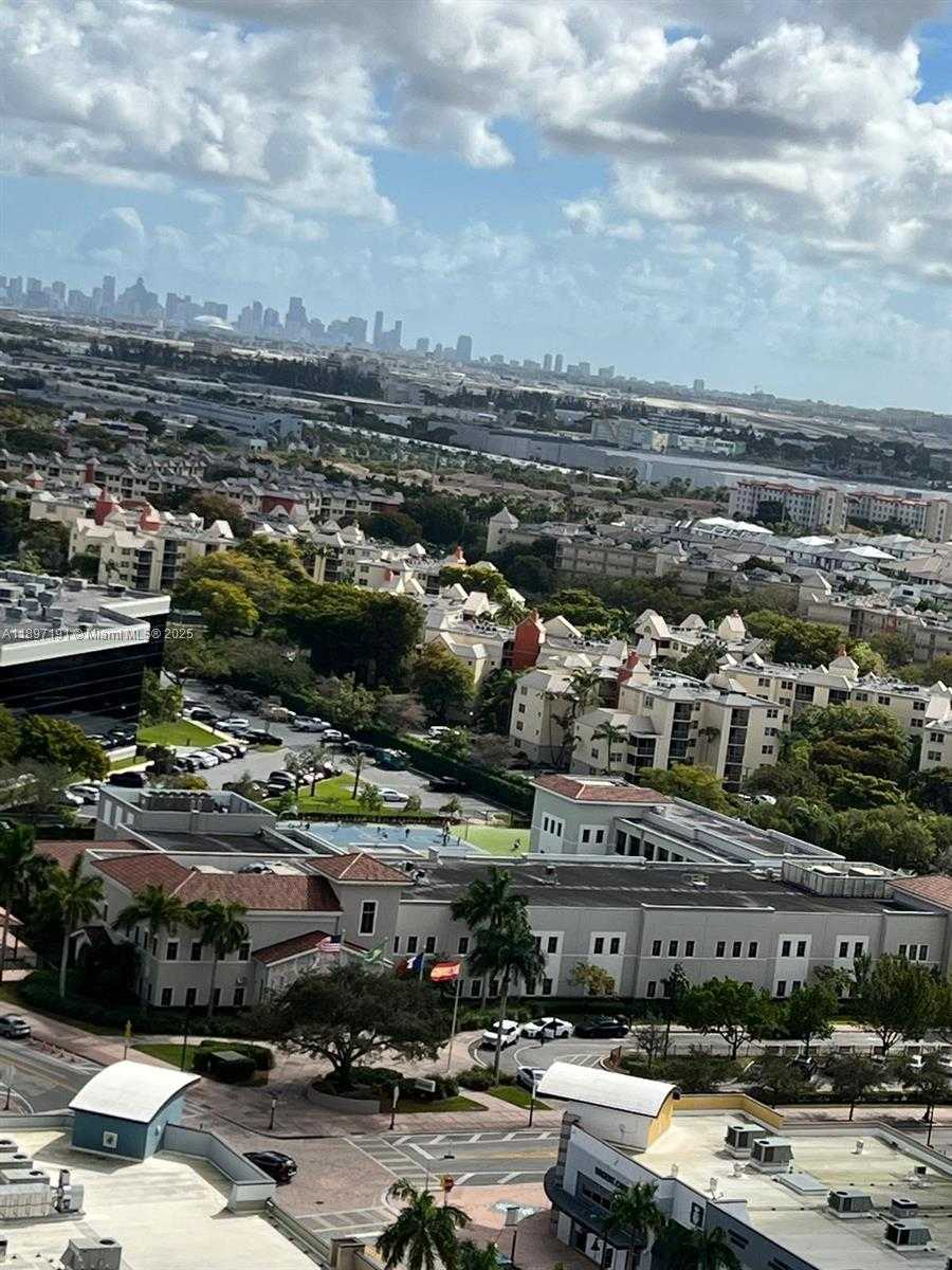 Small Image of 5300 PASEO BLVD #1905, Doral Number 8