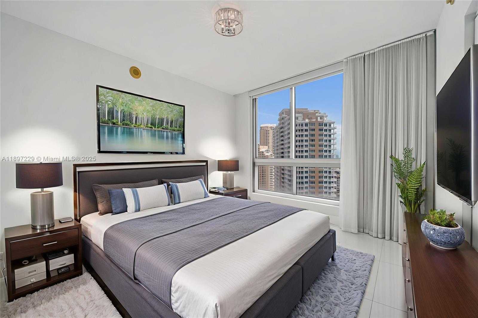 Small Image of 495 BRICKELL AVE #2301, Miami Number 13
