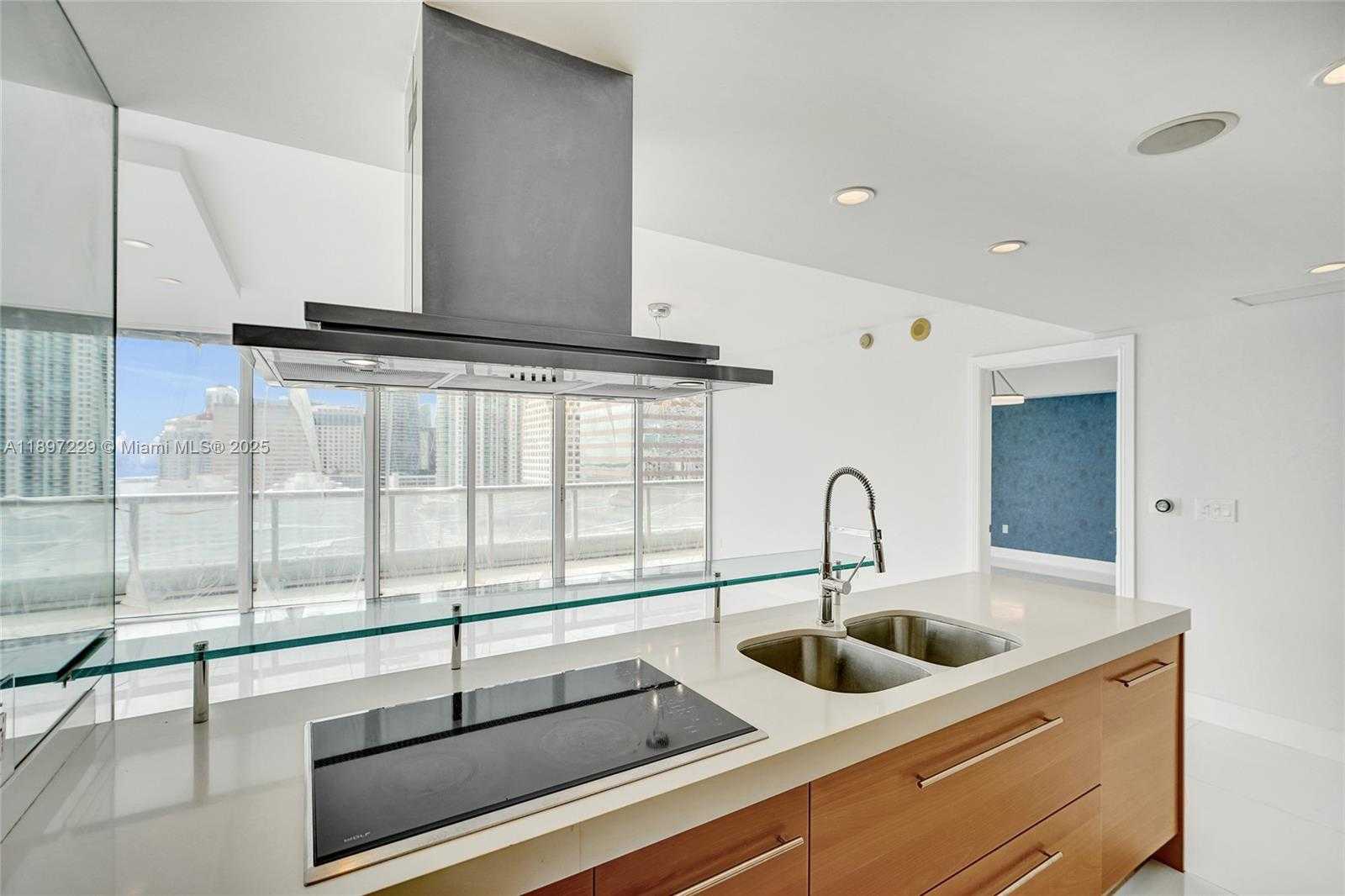 Small Image of 495 BRICKELL AVE #2301, Miami Number 21