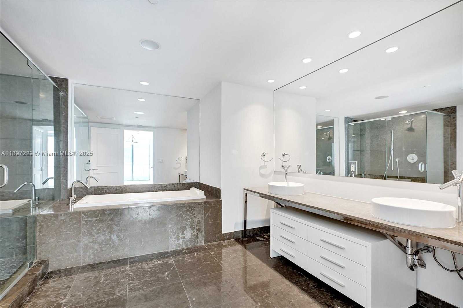 Small Image of 495 BRICKELL AVE #2301, Miami Number 24