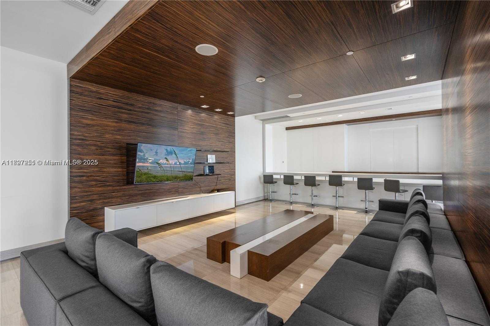 Small Image of 1330 WEST AVE #2601, Miami Beach Number 20