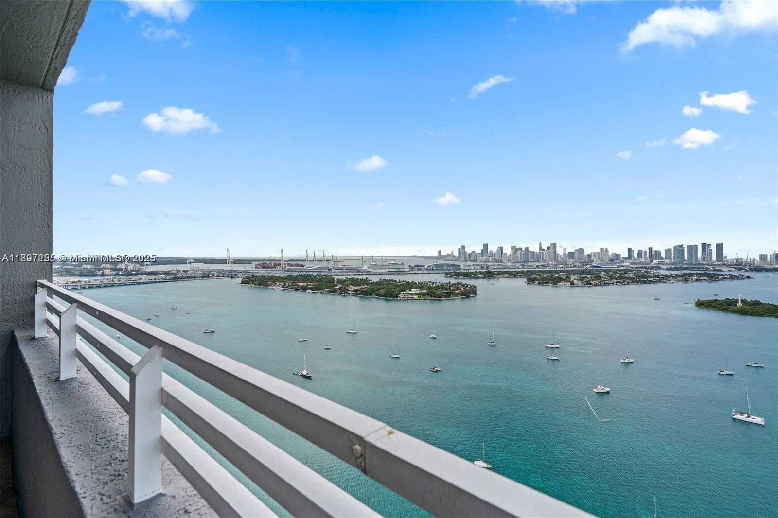 Small Image of 1330 WEST AVE #2601, Miami Beach Number 3