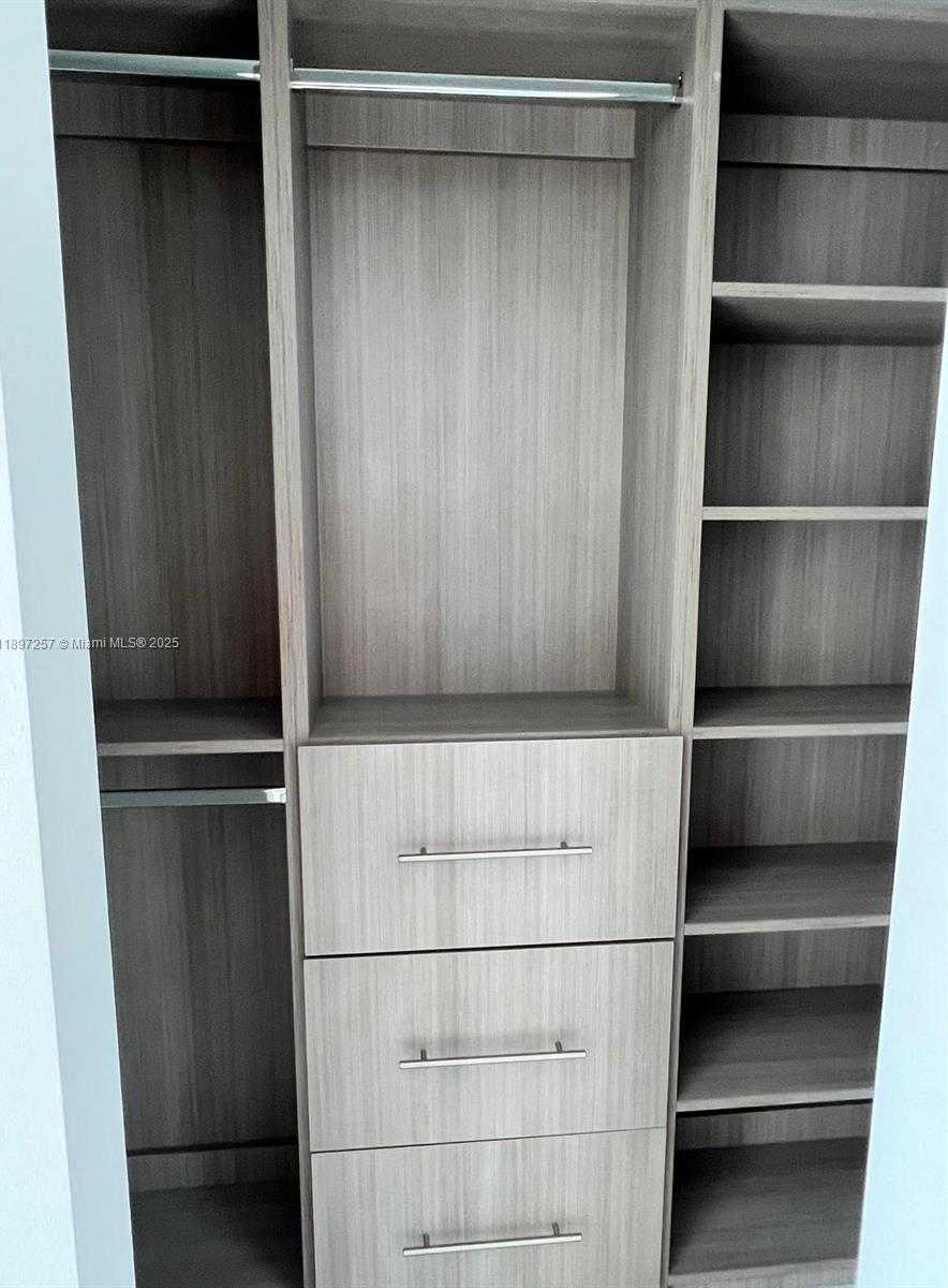 Small Image of 5300 PASEO BLVD #1907, Doral Number 13