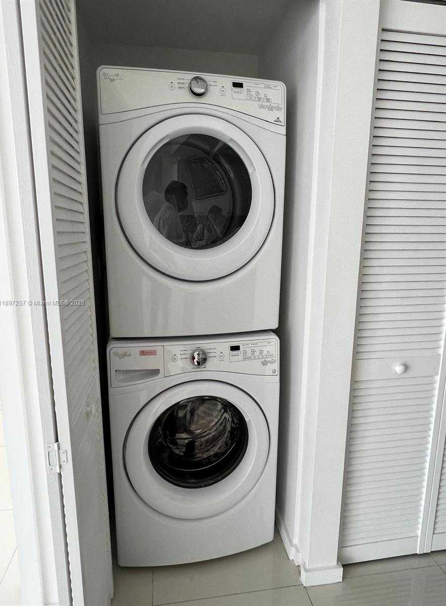 Small Image of 5300 PASEO BLVD #1907, Doral Number 14