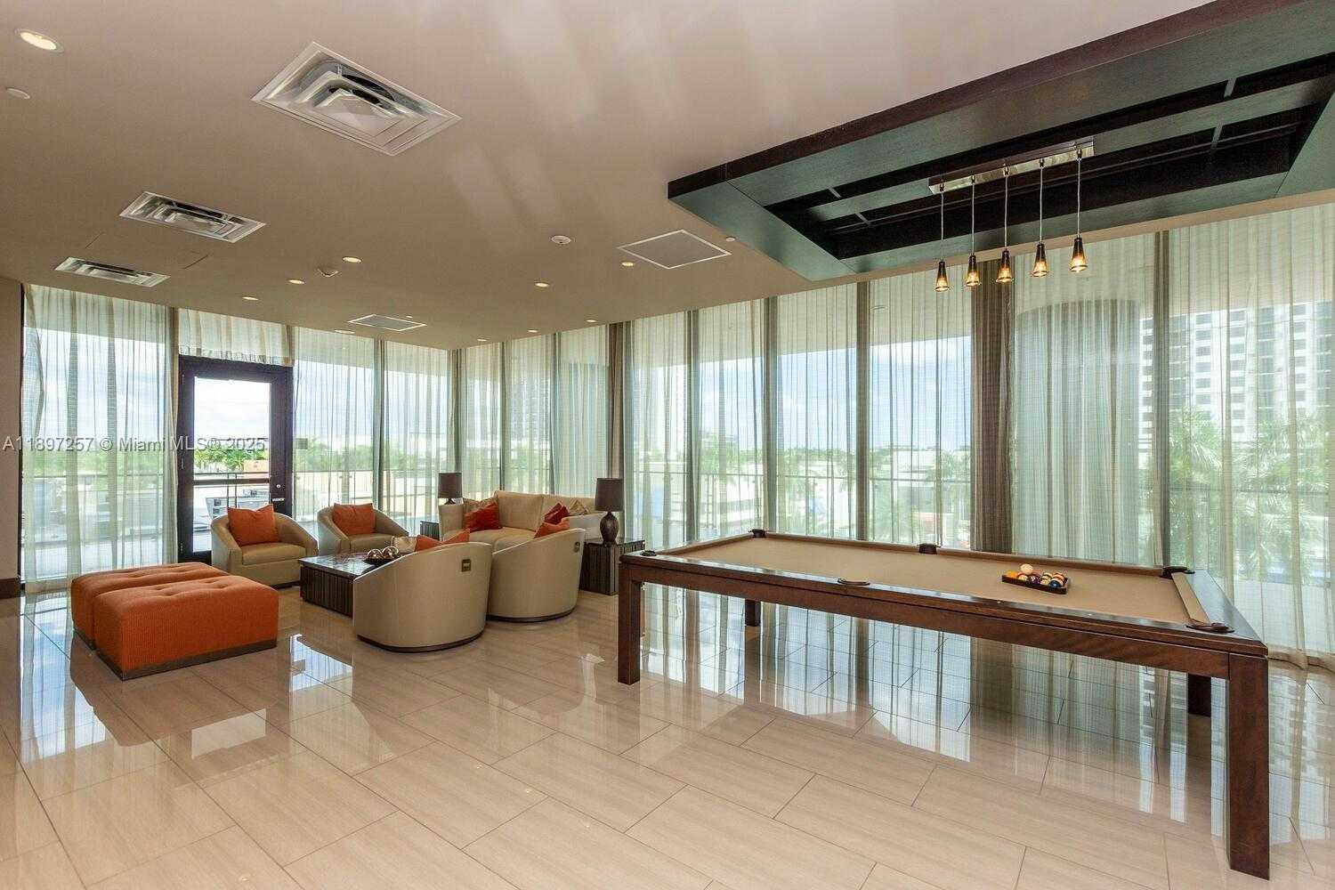 Small Image of 5300 PASEO BLVD #1907, Doral Number 4