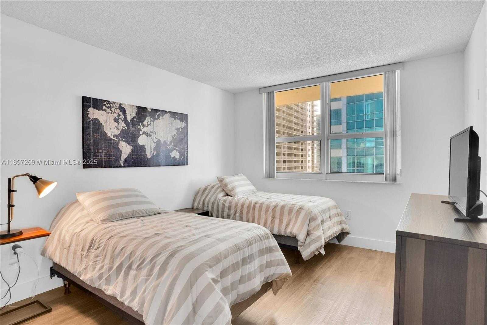 Small Image of 1155 BRICKELL BAY DR #1702, Miami Number 13