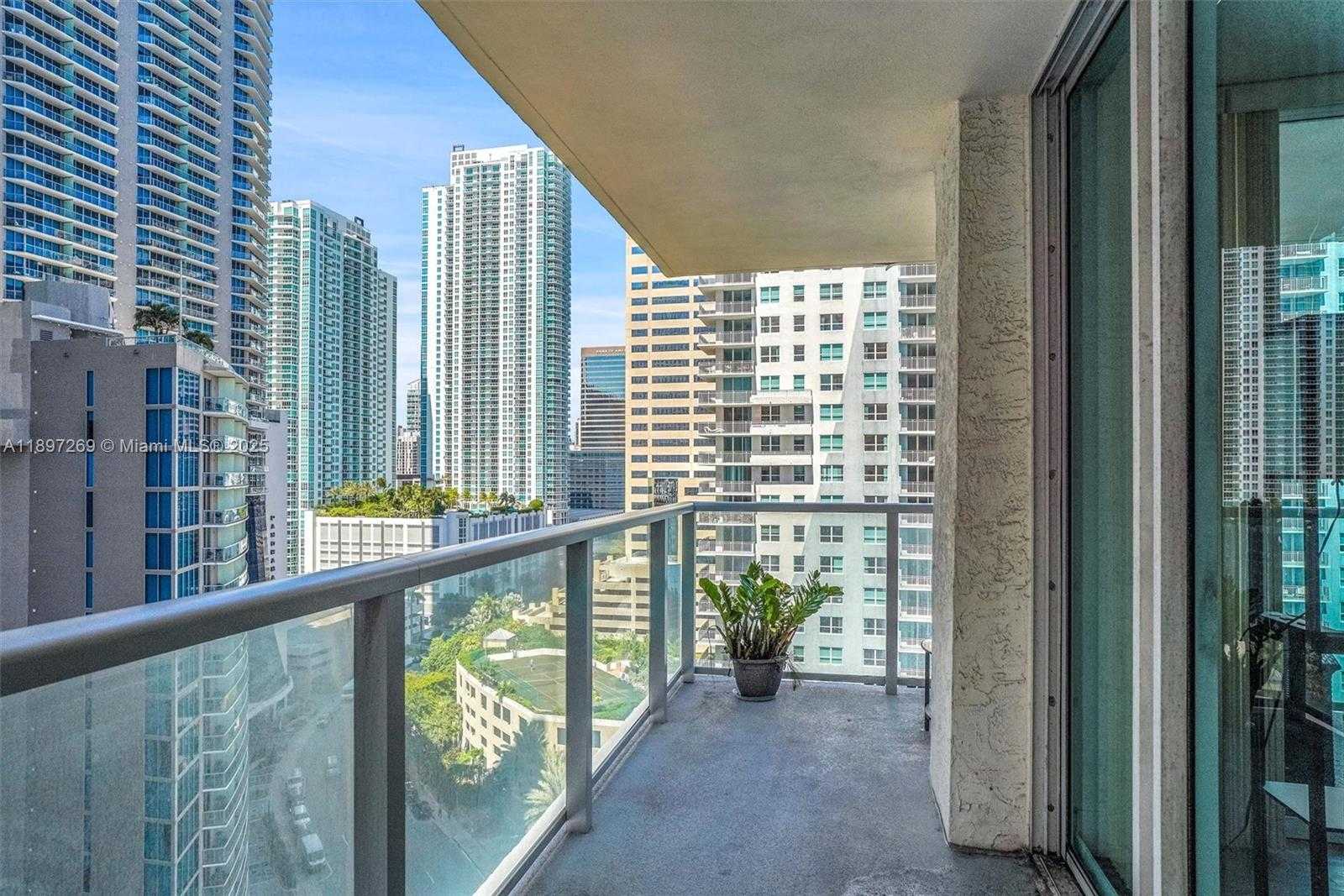 Small Image of 1155 BRICKELL BAY DR #1702, Miami Number 19