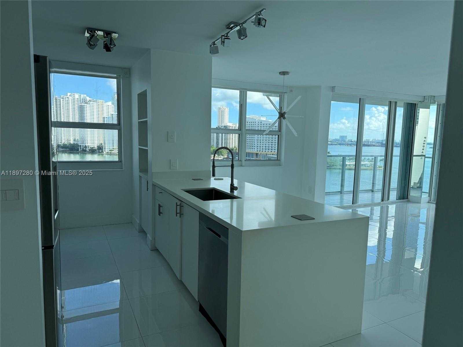 Small Image of 1155 BRICKELL BAY DR #1210, Miami Number 13