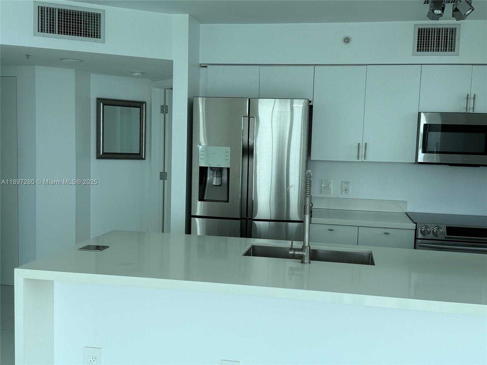 Small Image of 1155 BRICKELL BAY DR #1210, Miami Number 21