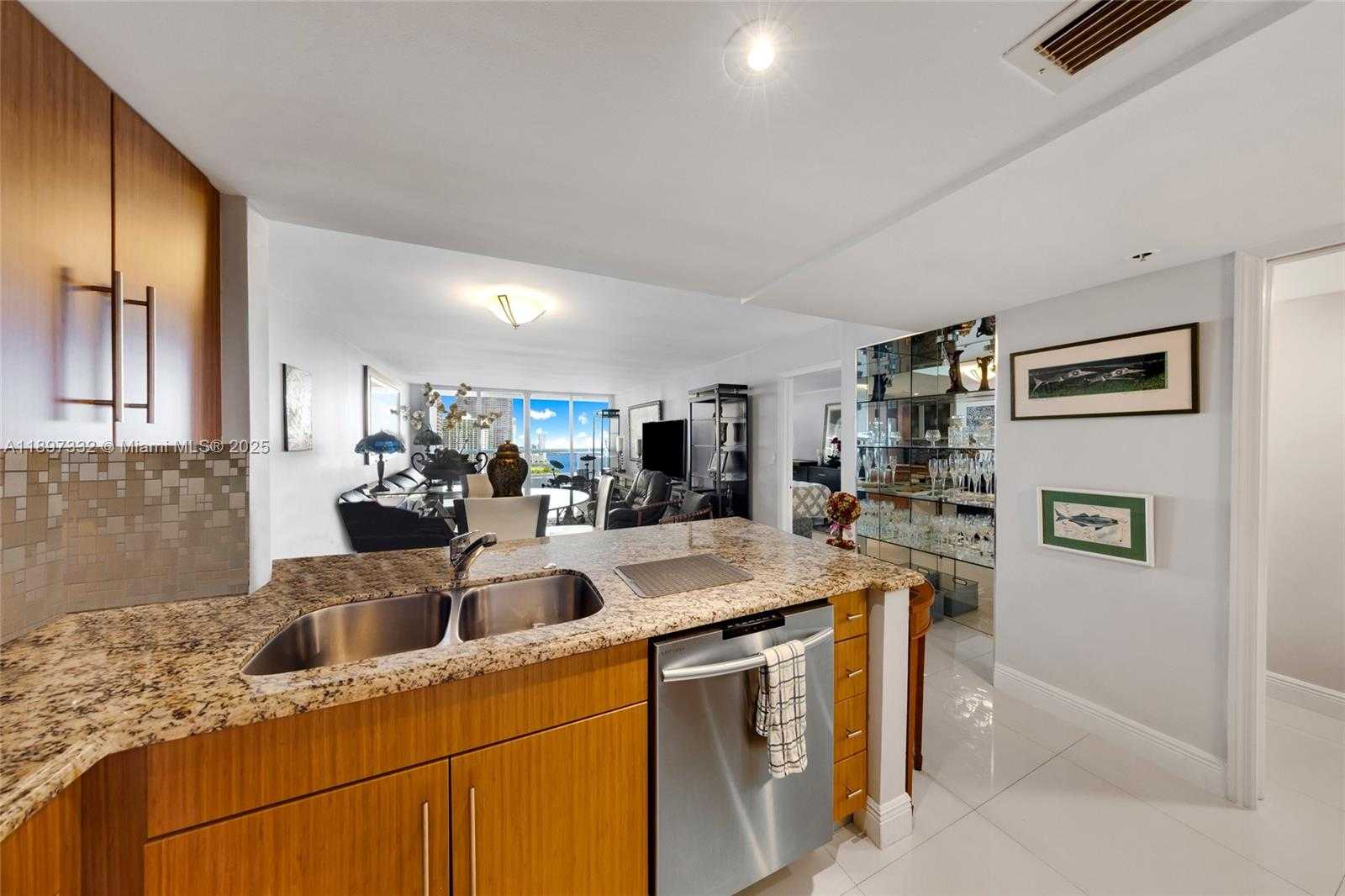 Small Image of 1717 NORTH BAYSHORE DR #A-2638, Miami Number 12