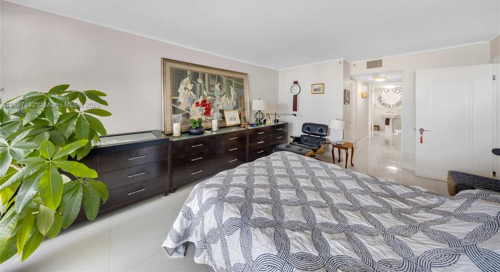 Small Image of 1717 NORTH BAYSHORE DR #A-2638, Miami Number 15