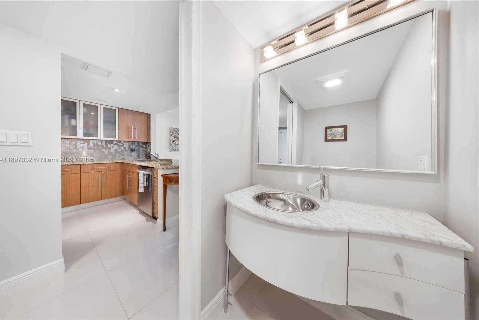 Small Image of 1717 NORTH BAYSHORE DR #A-2638, Miami Number 16