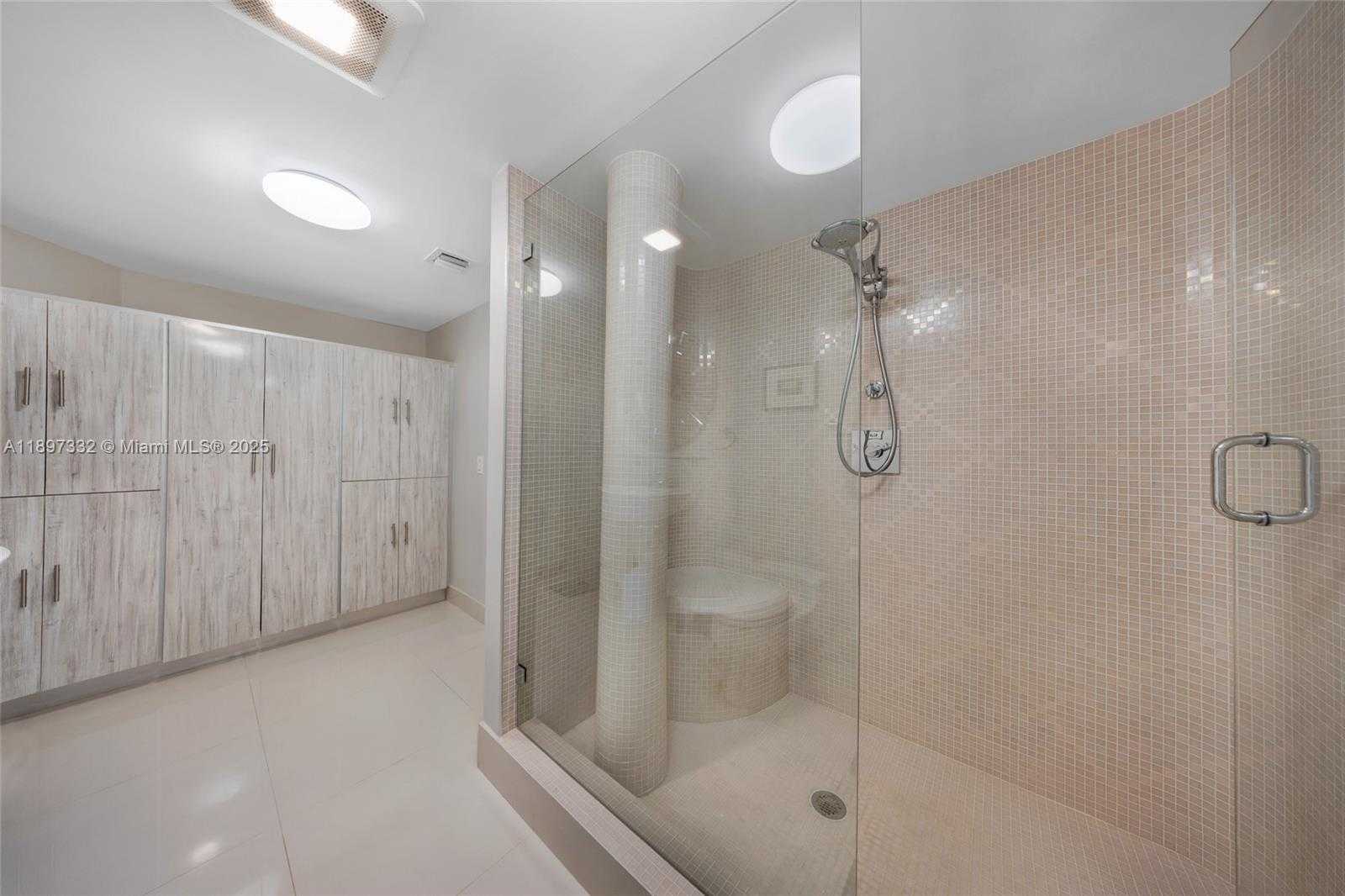 Small Image of 1717 NORTH BAYSHORE DR #A-2638, Miami Number 18