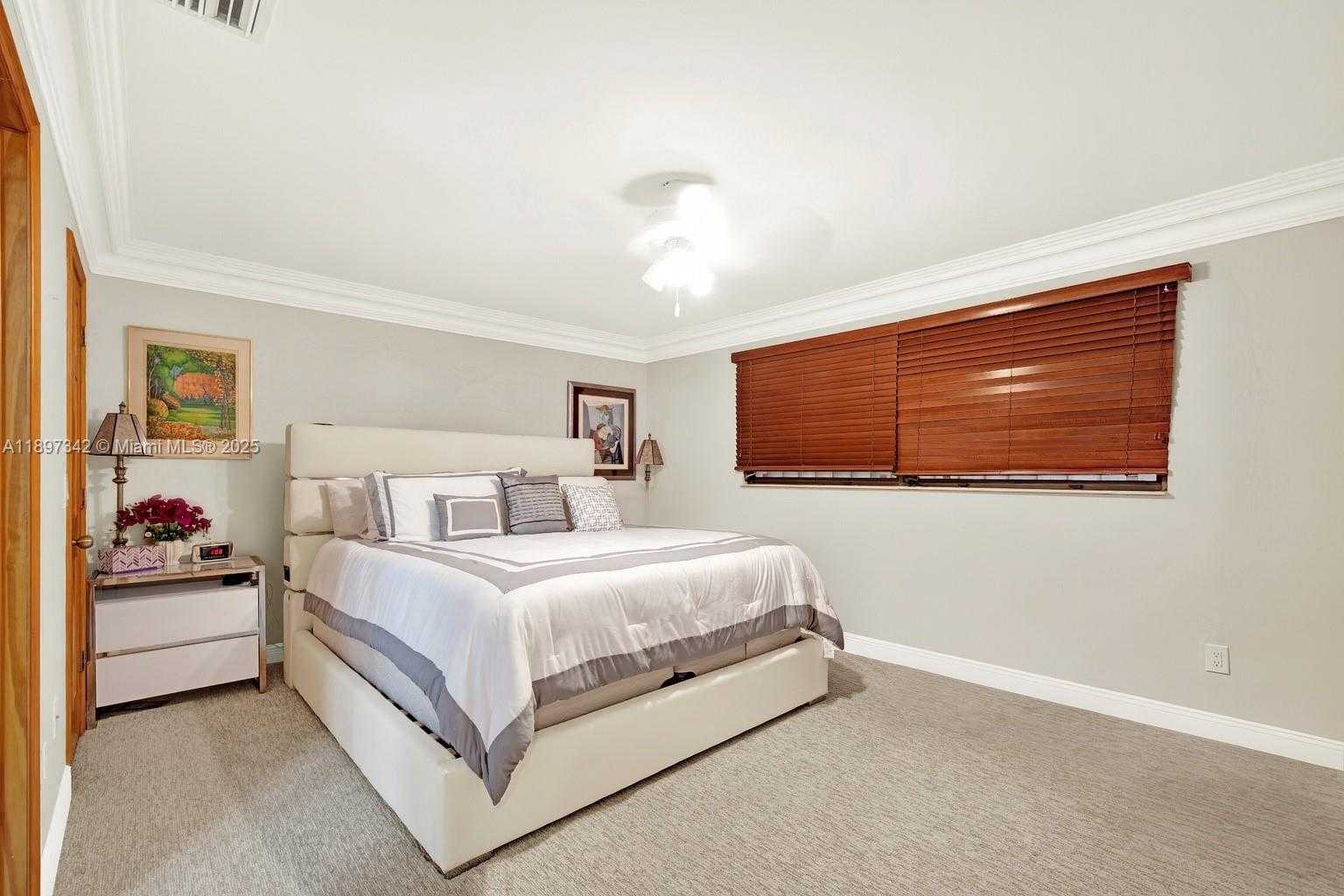 Small Image of 11378 SOUTH WEST 86TH LN, Miami Number 21