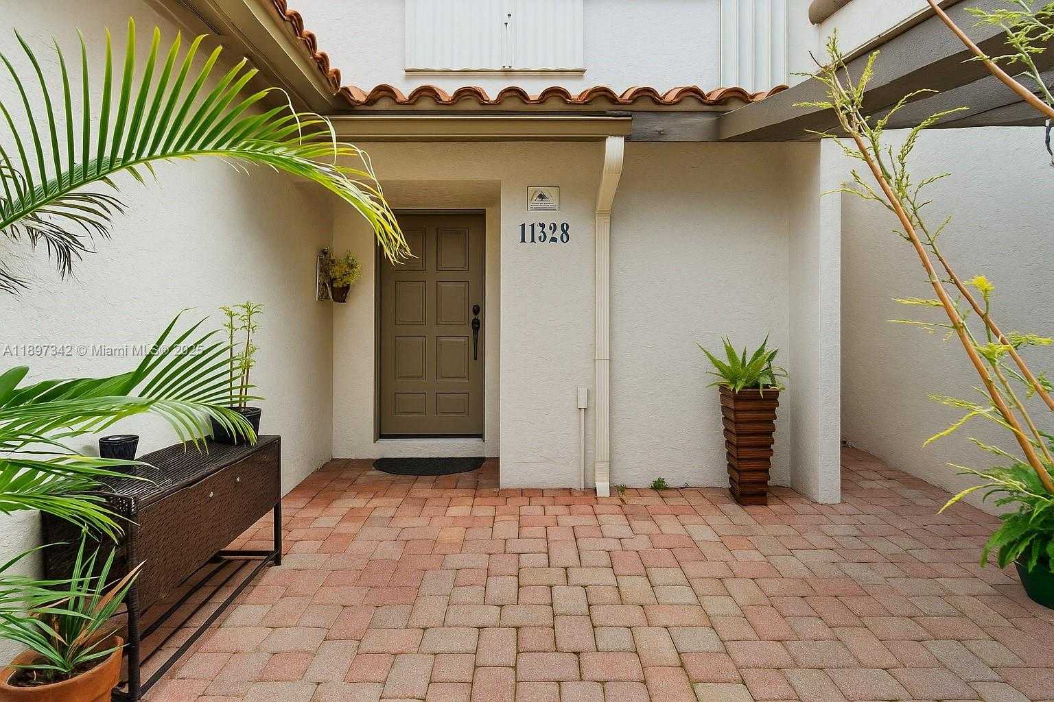 Small Image of 11378 SOUTH WEST 86TH LN, Miami Number 4
