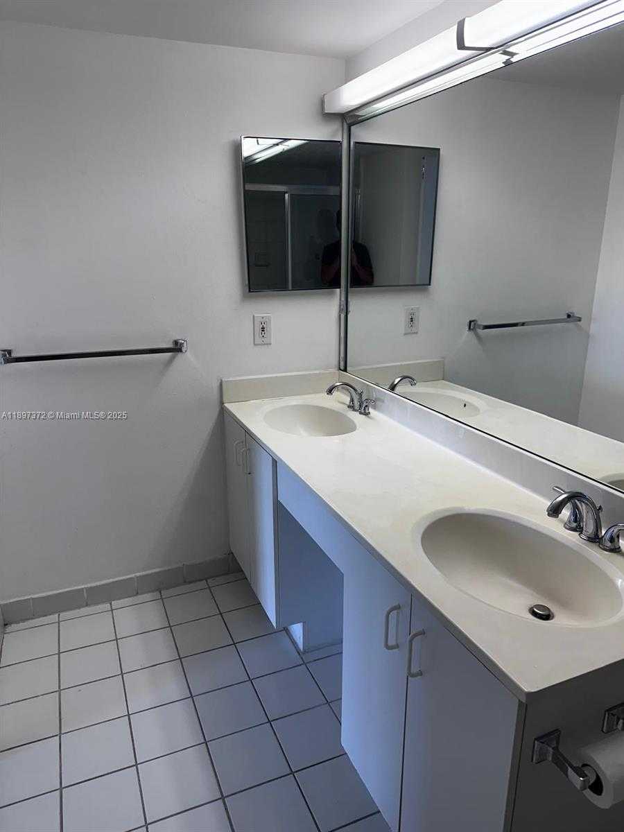 Small Image of 3300 NORTH EAST 191ST ST #904, Aventura Number 12