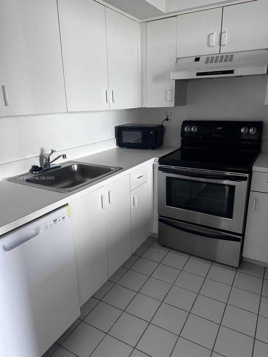 Small Image of 3300 NORTH EAST 191ST ST #904, Aventura Number 2