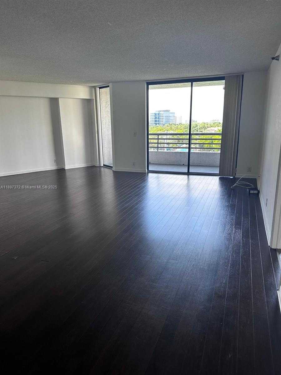 Small Image of 3300 NORTH EAST 191ST ST #904, Aventura Number 4