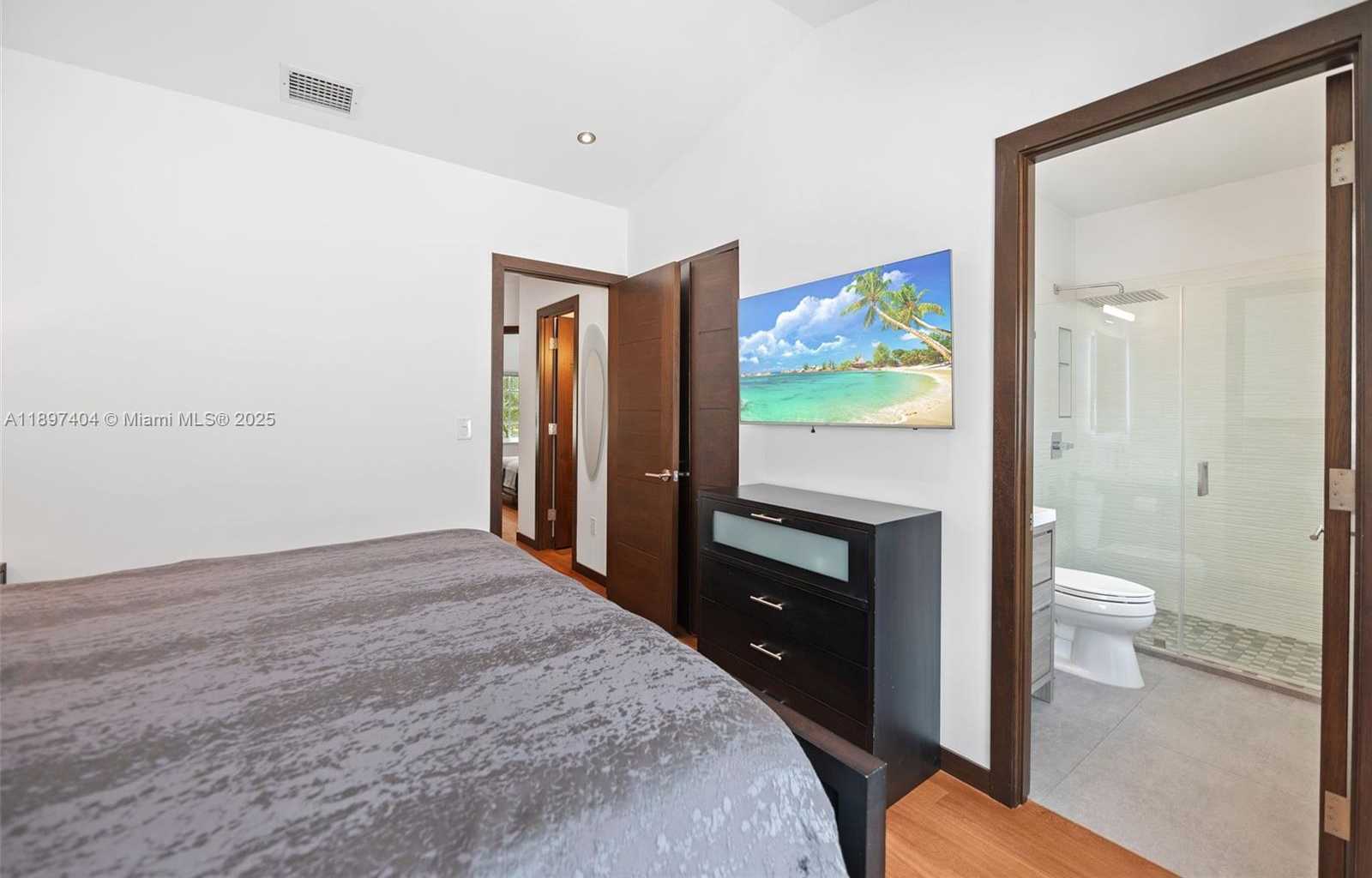 Small Image of 261 NAVARRE AVE #A-3, Coral Gables Number 13