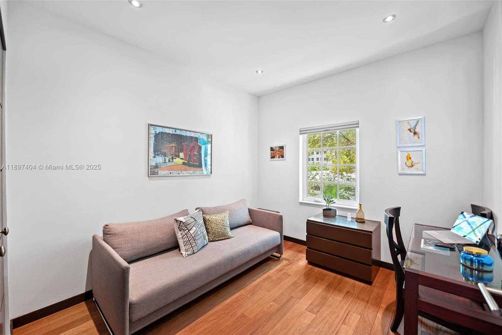 Small Image of 261 NAVARRE AVE #A-3, Coral Gables Number 18