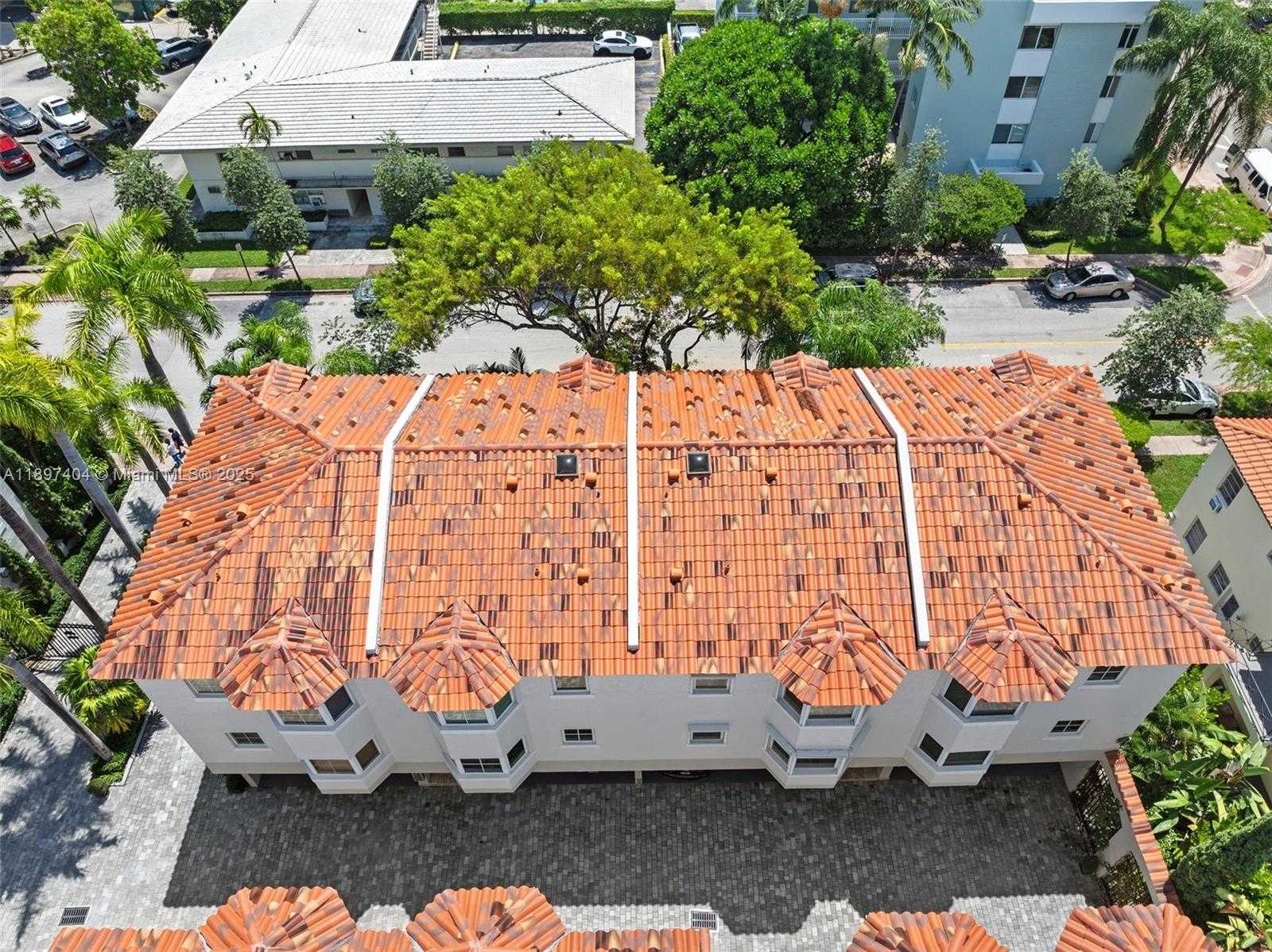 Small Image of 261 NAVARRE AVE #A-3, Coral Gables Number 34