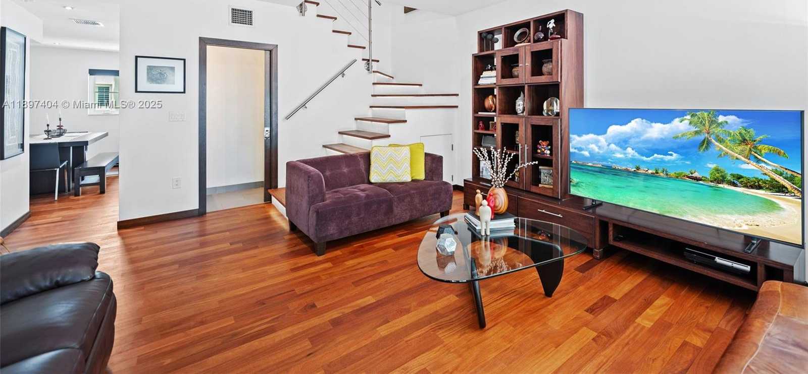 Small Image of 261 NAVARRE AVE #A-3, Coral Gables Number 4