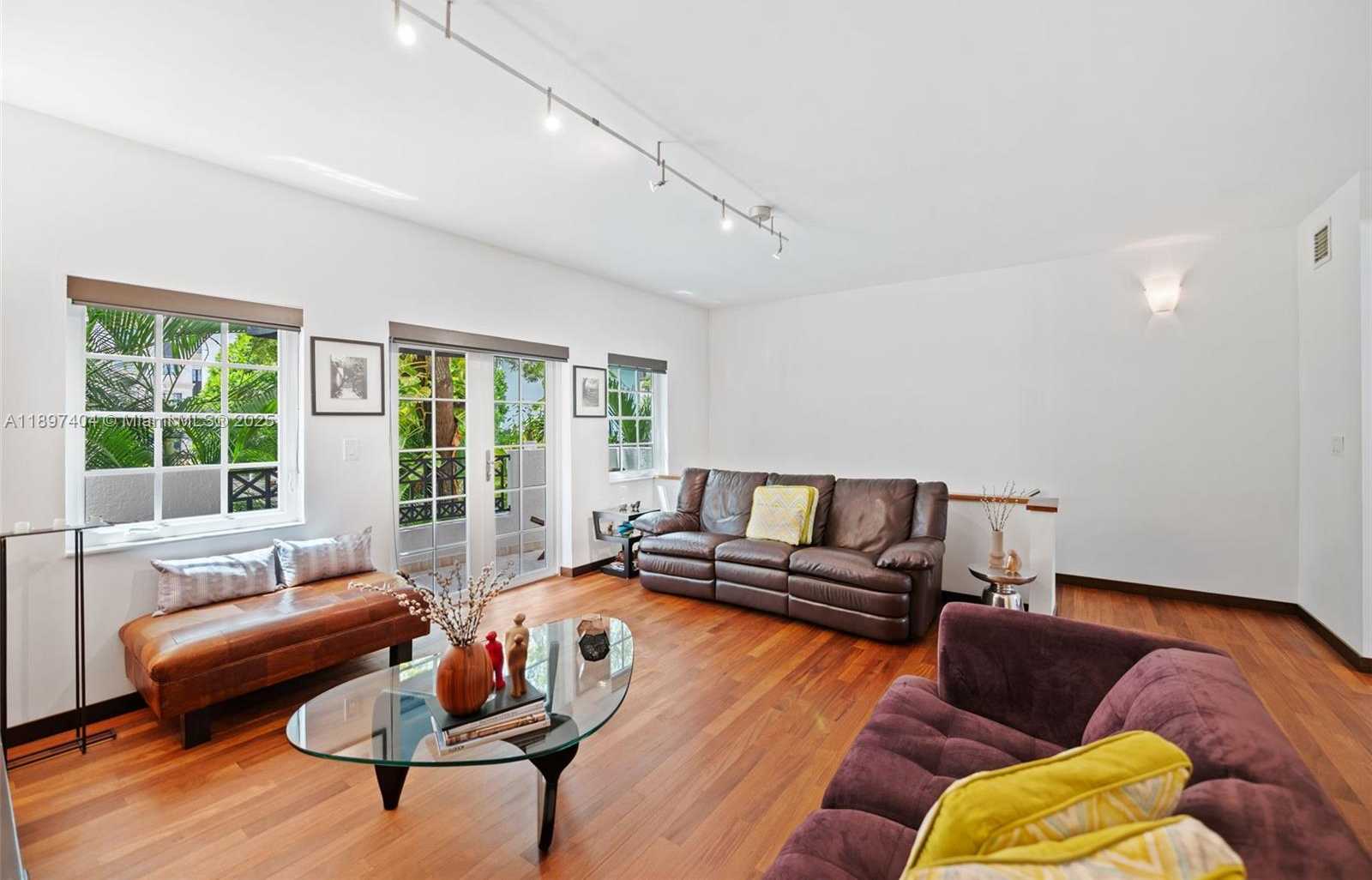 Small Image of 261 NAVARRE AVE #A-3, Coral Gables Number 5