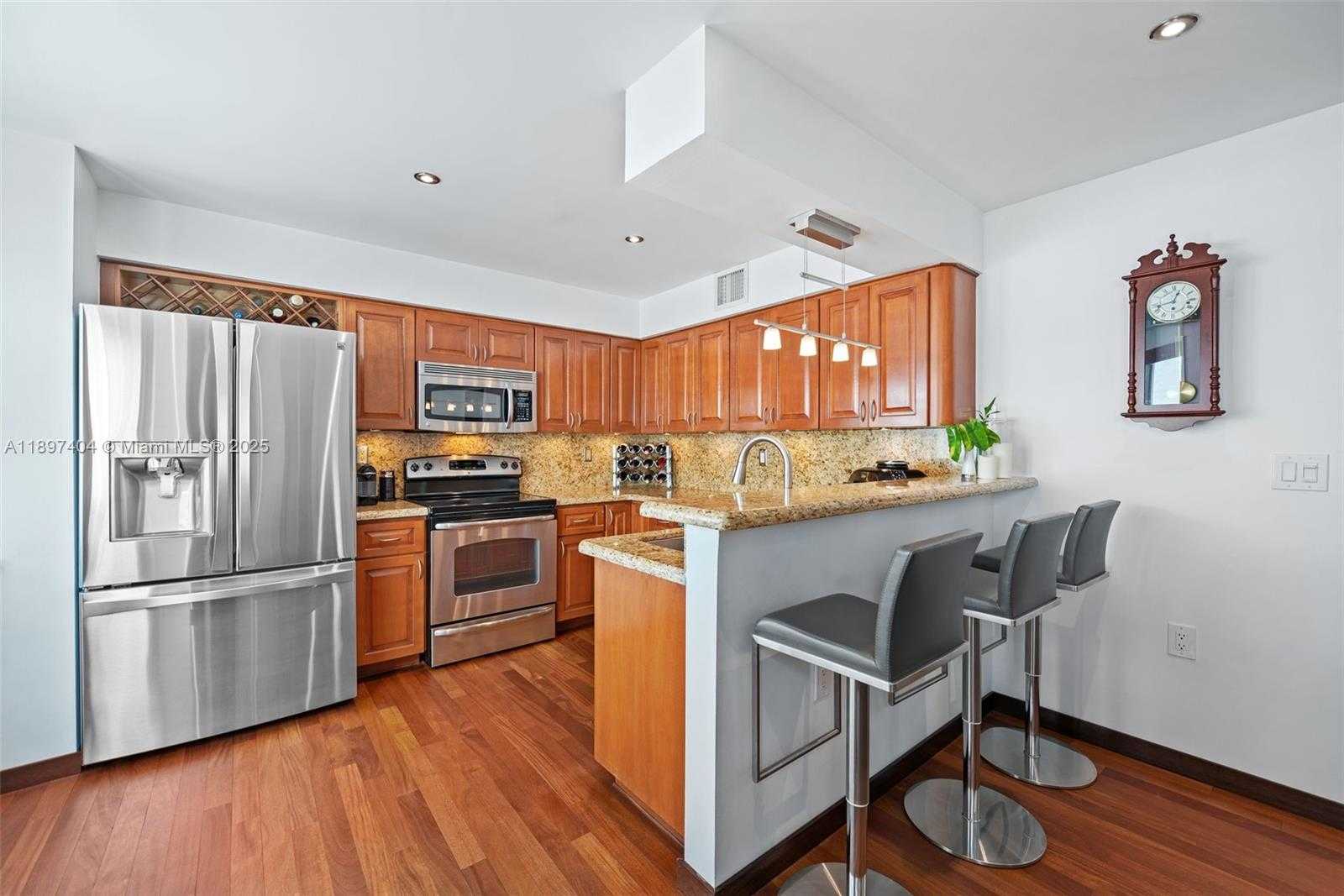 Small Image of 261 NAVARRE AVE #A-3, Coral Gables Number 8