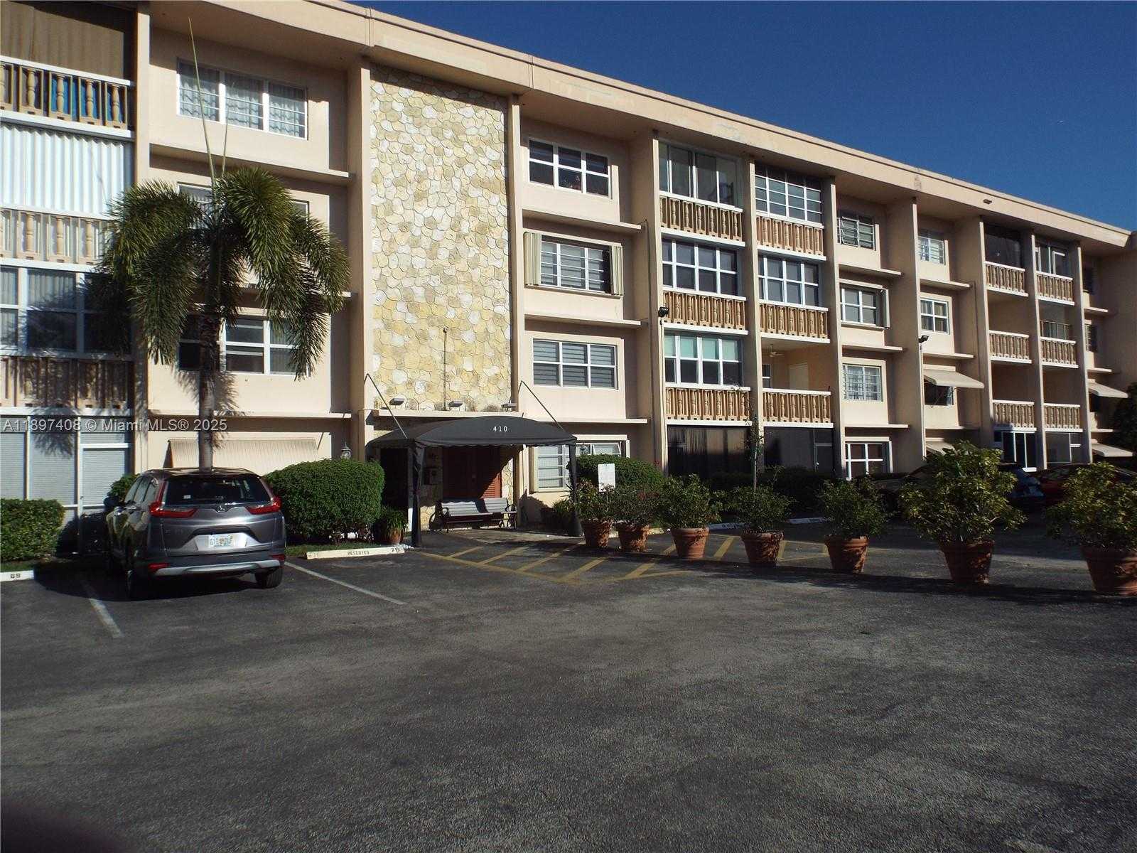 Small Image of 410 SOUTH EAST 2ND ST #102, Hallandale Beach Number 1