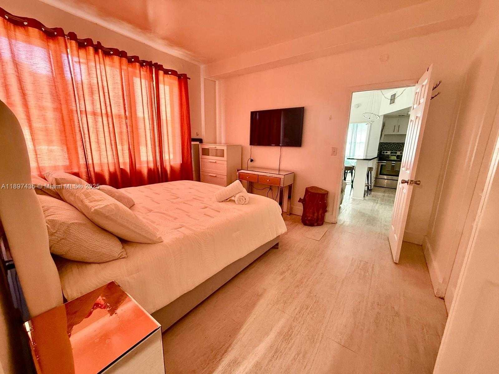 Small Image of 1342 DREXEL AVE #206, Miami Beach Number 2