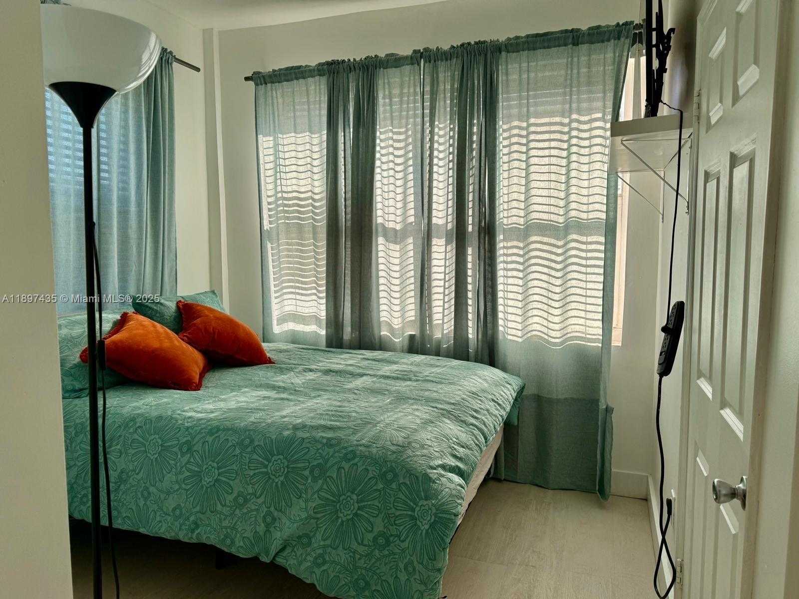Small Image of 1342 DREXEL AVE #206, Miami Beach Number 5