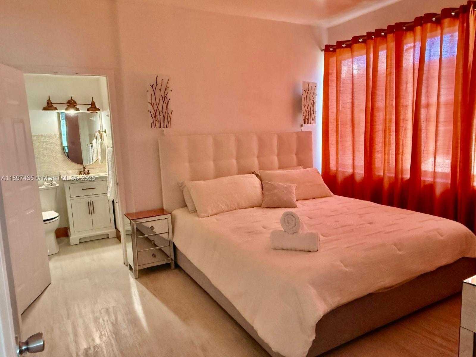 Small Image of 1342 DREXEL AVE #206, Miami Beach Number 6
