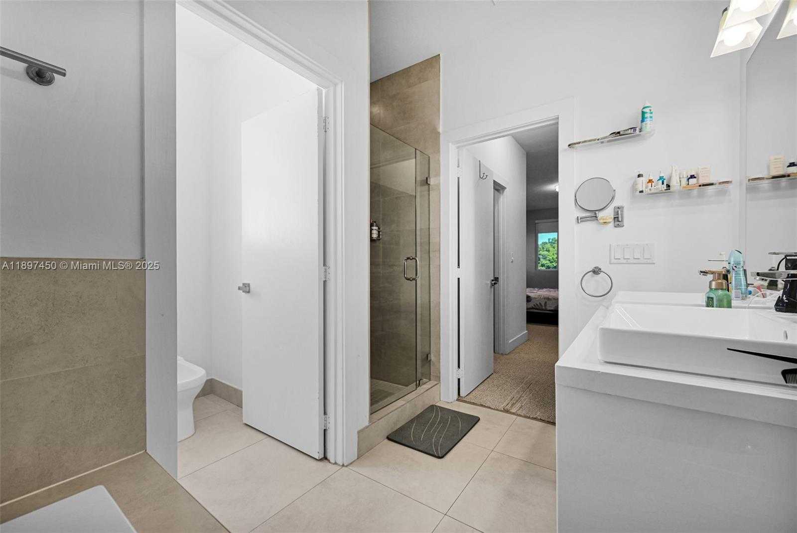Small Image of 7179 NORTH WEST 102ND PL, Doral Number 19