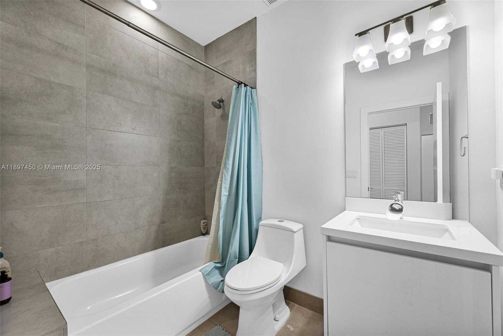 Small Image of 7179 NORTH WEST 102ND PL, Doral Number 34