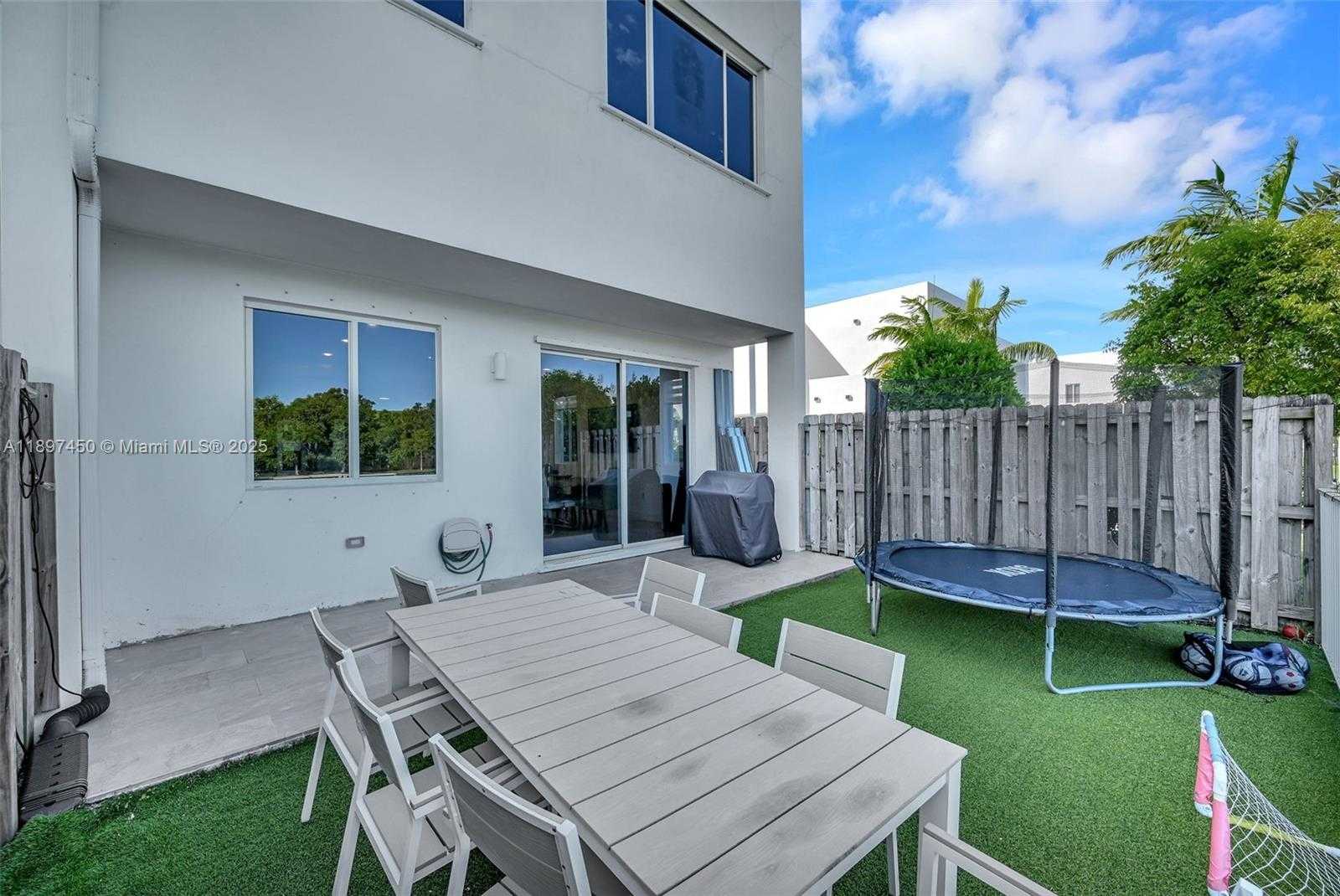 Small Image of 7179 NORTH WEST 102ND PL, Doral Number 39