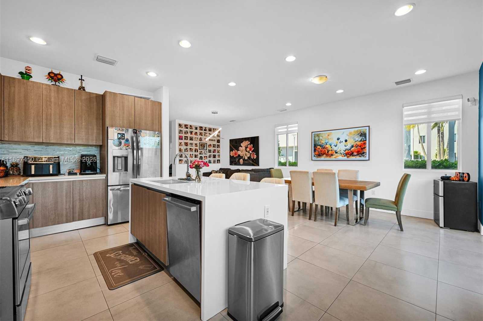Small Image of 7179 NORTH WEST 102ND PL, Doral Number 4