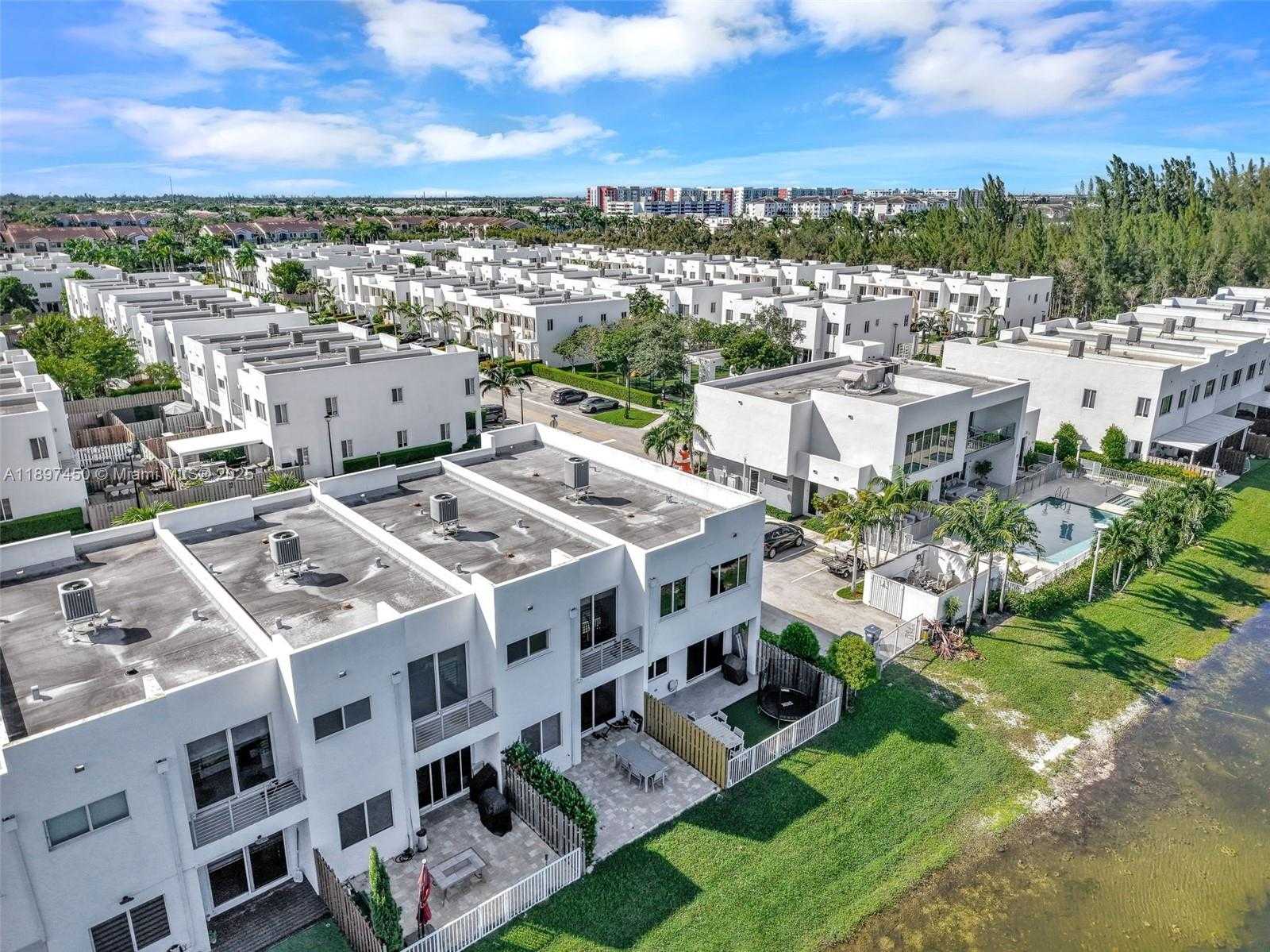Small Image of 7179 NORTH WEST 102ND PL, Doral Number 49