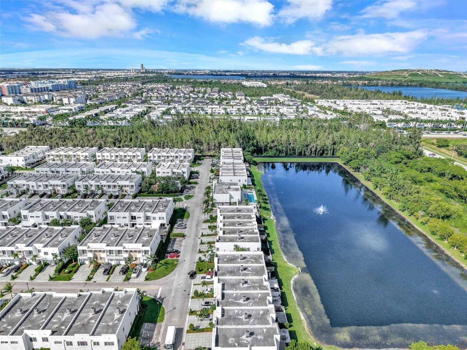 Small Image of 7179 NORTH WEST 102ND PL, Doral Number 56