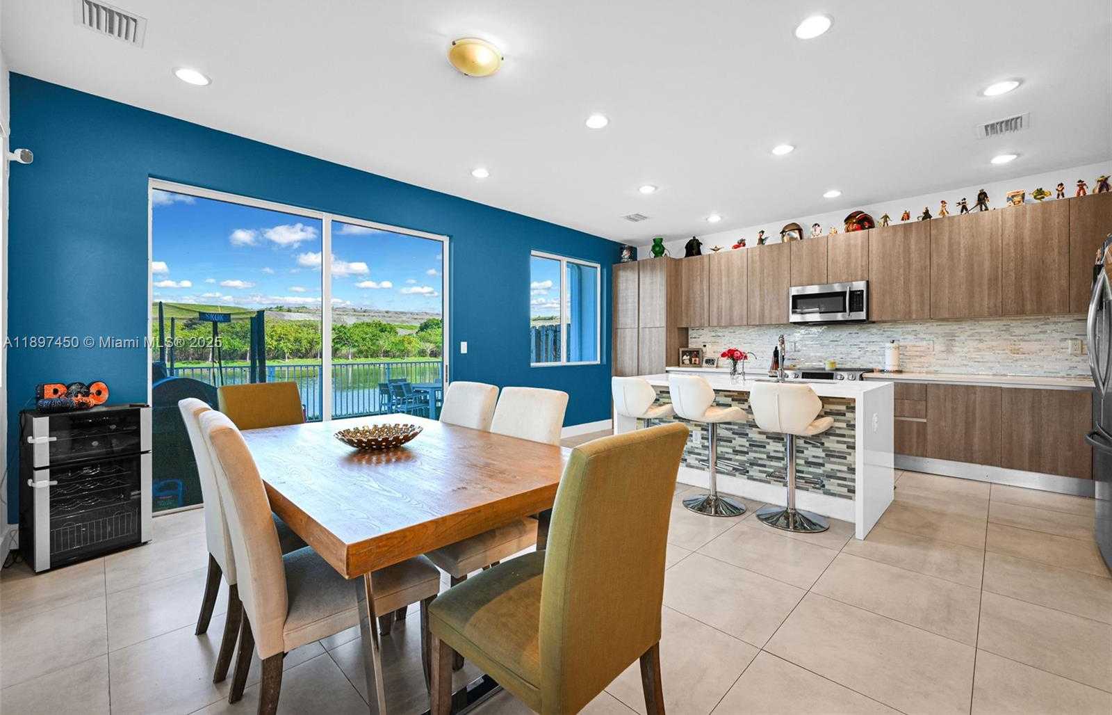 Small Image of 7179 NORTH WEST 102ND PL, Doral Number 8